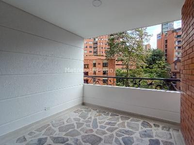 Apartamento de 3 alcobas en venta en Poblado Campestre, Medellín, 140 m² · foto 3 de 20