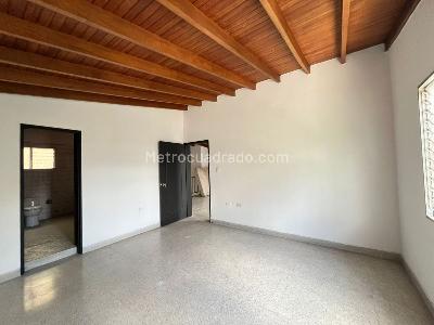 Casa de 5 alcobas en arriendo en Laureles, Medellín, 240 m² · foto 10 de 20