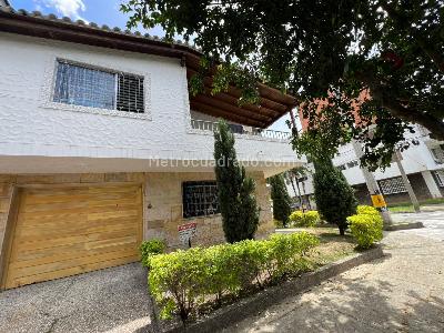 Casa de 5 alcobas en arriendo en Laureles, Medellín, 240 m² · foto 3 de 20