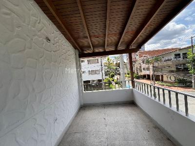 Casa de 5 alcobas en arriendo en Laureles, Medellín, 240 m² · foto 14 de 20