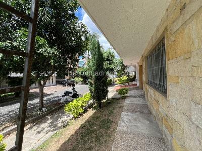 Casa de 5 alcobas en arriendo en Laureles, Medellín, 240 m² · foto 19 de 20
