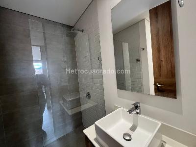 Apartamento de 2 alcobas en venta en El Poblado, Medellín, 88 m² · foto 5 de 20