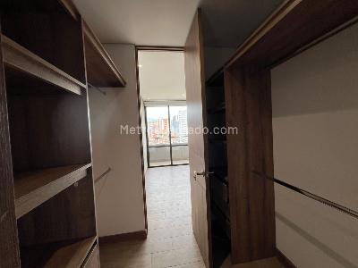 Apartamento de 2 alcobas en venta en El Poblado, Medellín, 88 m² · foto 11 de 20
