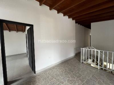 Casa de 5 alcobas en arriendo en Laureles, Medellín, 240 m² · foto 6 de 20