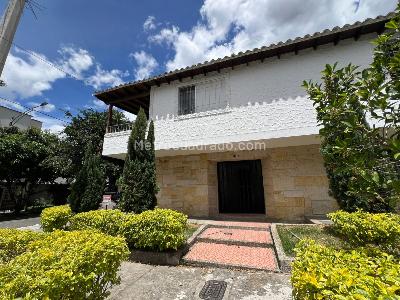 Casa de 5 alcobas en arriendo en Laureles, Medellín, 240 m² · foto 5 de 20