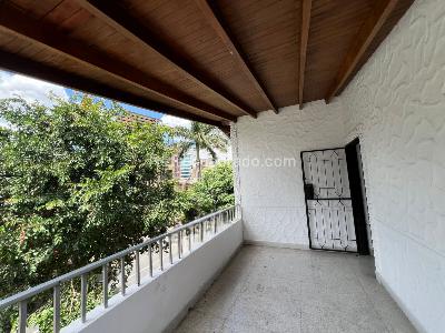 Casa de 5 alcobas en arriendo en Laureles, Medellín, 240 m² · foto 7 de 20