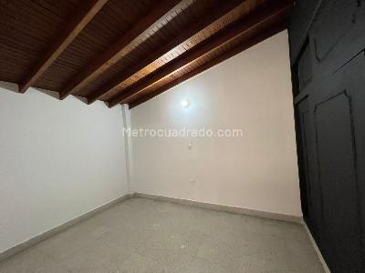 Casa de 5 alcobas en arriendo en Laureles, Medellín, 240 m² · foto 12 de 20