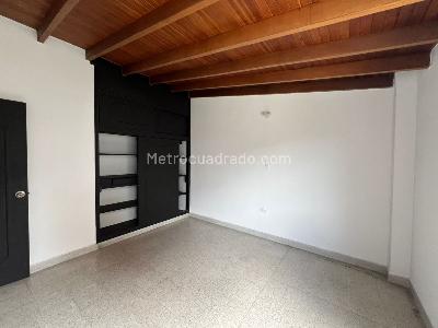 Casa de 5 alcobas en arriendo en Laureles, Medellín, 240 m² · foto 12 de 20