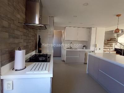 Apartamento de 3 alcobas en venta en La Mota, Medellín, 154 m² · foto 3 de 20