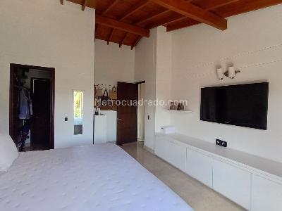 Apartamento de 3 alcobas en venta en La Mota, Medellín, 154 m² · foto 7 de 20