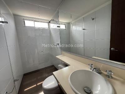 Apartamento de 3 alcobas en venta en Laureles, Medellín, 92 m² · foto 10 de 16