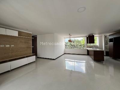 Apartamento de 3 alcobas en venta en Laureles, Medellín, 92 m² · foto 2 de 16