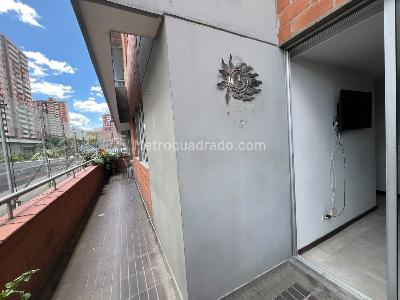 Apartamento de 2 alcobas en venta en Los Colores, Medellín, 101 m² · foto 2 de 14