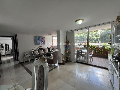 Apartamento de 2 alcobas en venta en Los Colores, Medellín, 101 m² · foto 3 de 14