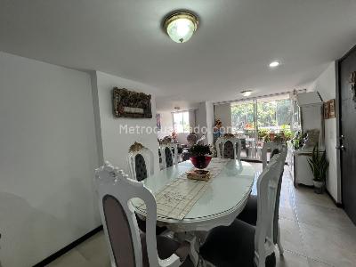 Apartamento de 2 alcobas en venta en Los Colores, Medellín, 101 m² · foto 6 de 14