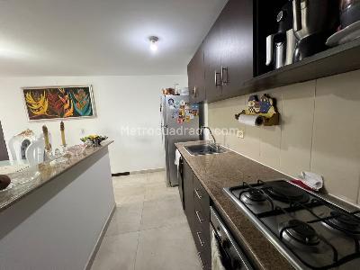 Apartamento de 2 alcobas en venta en Los Colores, Medellín, 101 m² · foto 7 de 14