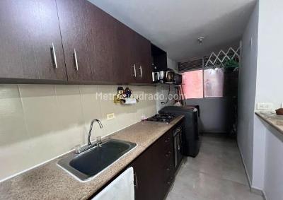 Apartamento de 2 alcobas en venta en Los Colores, Medellín, 101 m² · foto 8 de 14