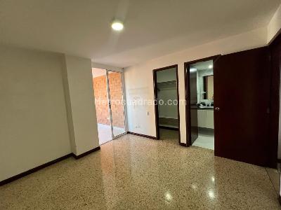 Apartamento de 3 alcobas en venta en Laureles, Medellín, 118 m² · foto 10 de 20