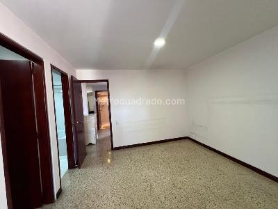 Apartamento de 3 alcobas en venta en Laureles, Medellín, 118 m² · foto 11 de 20