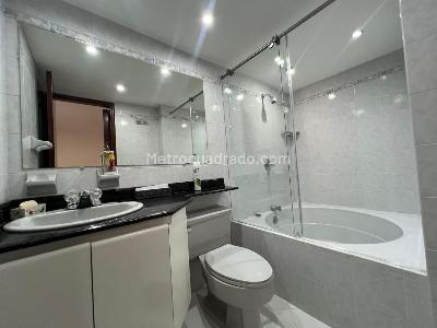 Apartamento de 3 alcobas en venta en Laureles, Medellín, 118 m² · foto 18 de 20
