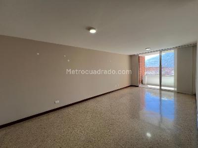 Apartamento de 3 alcobas en venta en Laureles, Medellín, 118 m² · foto 2 de 20