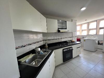 Apartamento de 3 alcobas en venta en Laureles, Medellín, 118 m² · foto 3 de 20