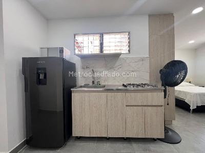 Apartamento de 1 alcoba en arriendo en Los Alpes, Medellín, 40 m² · foto 2 de 8