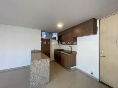 Apartamento de 2 alcobas en arriendo en Loma Del Indio, Medellín, 68 m² · foto 4 de 10