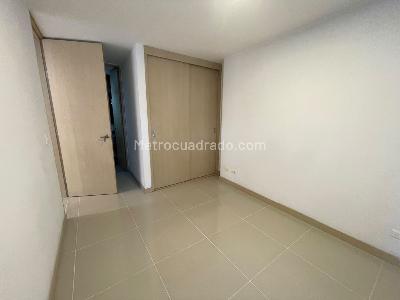 Apartamento de 2 alcobas en arriendo en Loma Del Indio, Medellín, 68 m² · foto 9 de 10