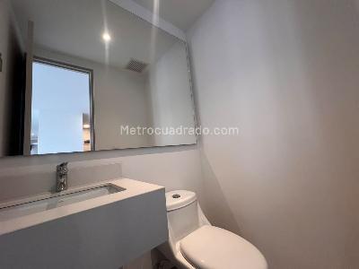 Apartamento de 3 alcobas en arriendo en El Poblado Castropol, Medellín, 90 m² · foto 12 de 20