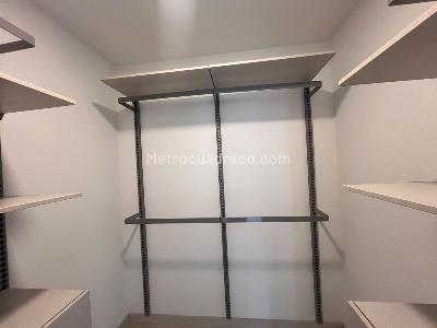 Apartamento de 3 alcobas en arriendo en El Poblado Castropol, Medellín, 90 m² · foto 14 de 20