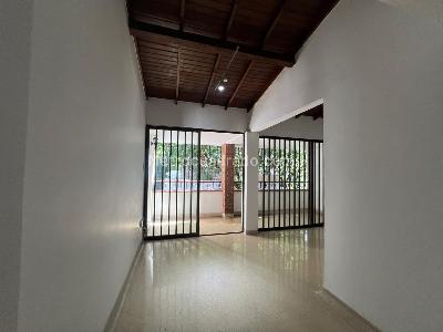 Casa de 3 alcobas en venta en La Castellana, Medellín, 150 m² · foto 7 de 19