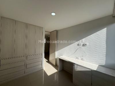 Apartamento de 3 alcobas en arriendo en Poblado Ciudad Del Rio, Medellín, 85 m² · foto 11 de 17