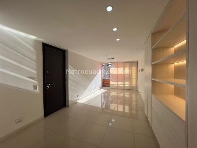 Apartamento de 3 alcobas en arriendo en Poblado Ciudad Del Rio, Medellín, 85 m² · foto 2 de 17