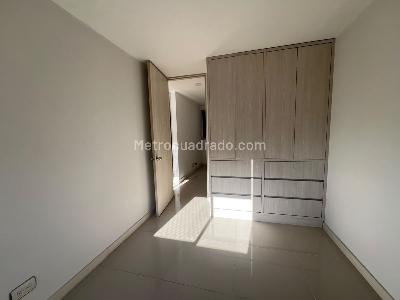 Apartamento de 3 alcobas en arriendo en Poblado Ciudad Del Rio, Medellín, 85 m² · foto 4 de 17