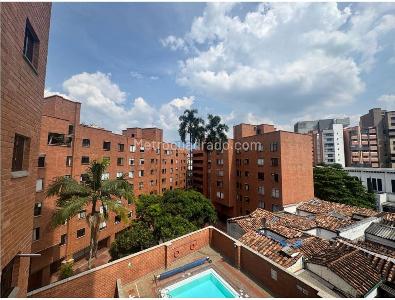 Apartamento de 4 alcobas en venta en Laureles Santa Teresita, Medellín, 164 m² · foto 12 de 12