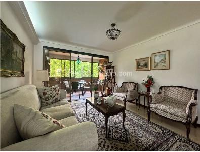 Apartamento de 4 alcobas en venta en Laureles Santa Teresita, Medellín, 164 m² · foto 2 de 12