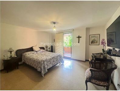 Apartamento de 4 alcobas en venta en Laureles Santa Teresita, Medellín, 164 m² · foto 9 de 12
