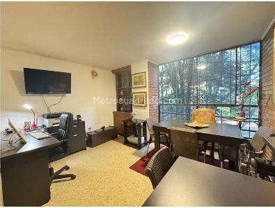 Apartamento de 3 alcobas en venta en Laureles Conquistadores, Medellín, 140 m² · foto 2 de 9