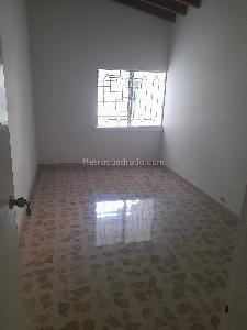 Casa de 5 alcobas en arriendo en Laureles La Castellana, Medellín, 300 m² · foto 11 de 20