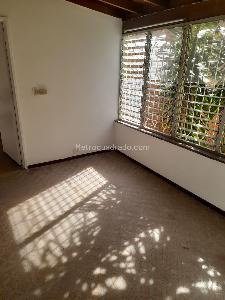 Casa de 5 alcobas en arriendo en Laureles La Castellana, Medellín, 300 m² · foto 6 de 20