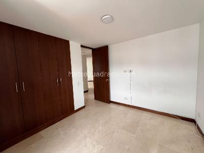 Apartamento de 3 alcobas en arriendo en Laureles Las Acacias, Medellín, 112 m² · foto 10 de 13