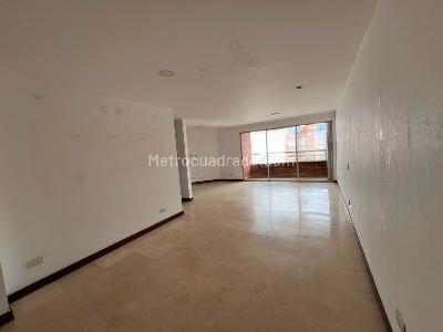 Apartamento de 3 alcobas en arriendo en Laureles Las Acacias, Medellín, 112 m² · foto 2 de 13
