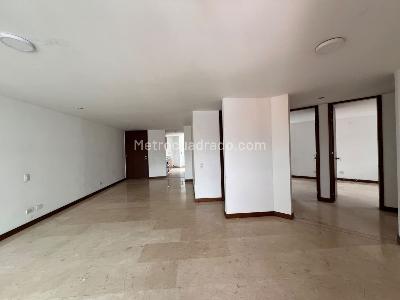 Apartamento de 3 alcobas en arriendo en Laureles Las Acacias, Medellín, 112 m² · foto 4 de 13
