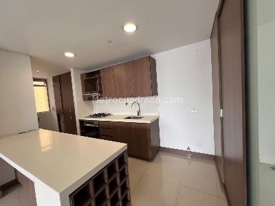 Apartamento en venta en El Poblado Castropol, Medellín · foto 2 de 20