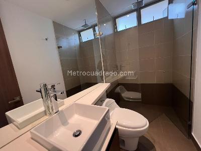 Apartamento en venta en El Poblado Castropol, Medellín · foto 19 de 20
