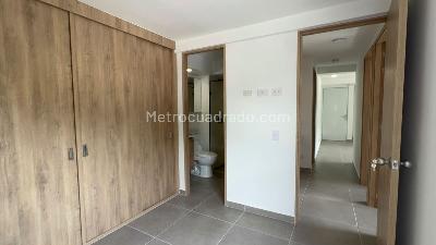 Apartamento de 3 alcobas en venta en Itagui Los Gomez, Itagüí, 55 m² · foto 10 de 15