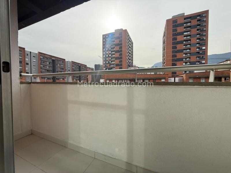 3BR Apartment in Poblado Ciudad Del Rio (70 m²) - 2