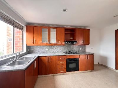 Apartamento de 3 alcobas en arriendo en Laureles Laureles, Medellín, 140 m² · foto 2 de 17