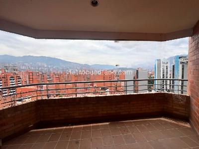 Apartamento de 3 alcobas en arriendo en Laureles Laureles, Medellín, 140 m² · foto 5 de 17